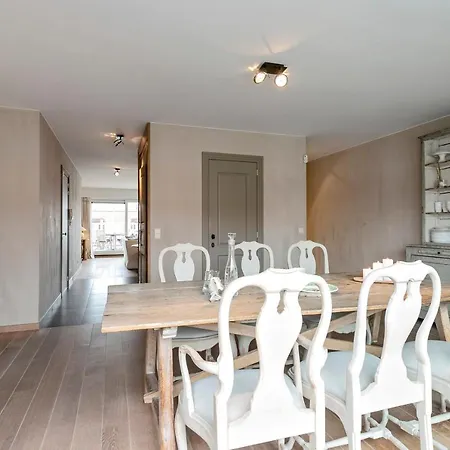 Daire Charming Sunny Duplex With 2 Large Terraces And Private Parking In Knokke-Heist