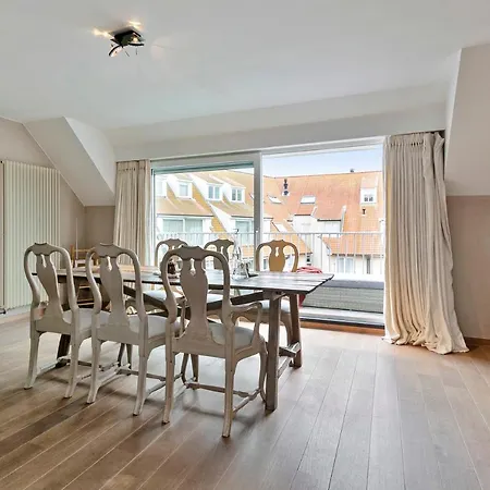 Daire Charming Sunny Duplex With 2 Large Terraces And Private Parking In *