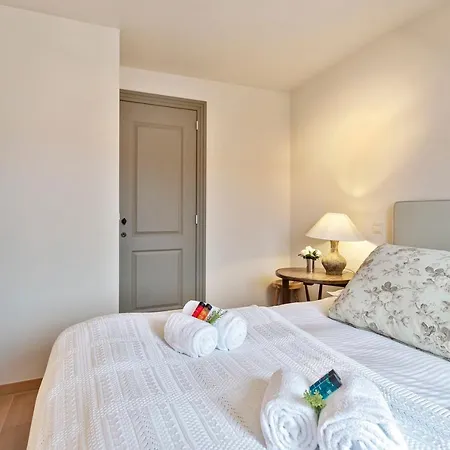 דירה Charming Sunny Duplex With 2 Large Terraces And Private Parking In *