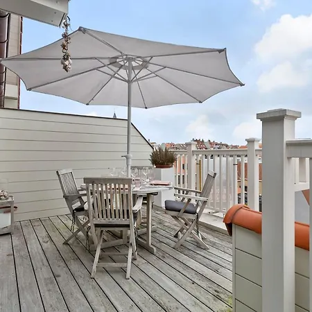 Charming Sunny Duplex With 2 Large Terraces And Private Parking In Knokke-Heist