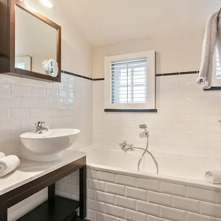 Charming Sunny Duplex With 2 Large Terraces And Private Parking In